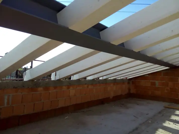 Dettagli ferro legno